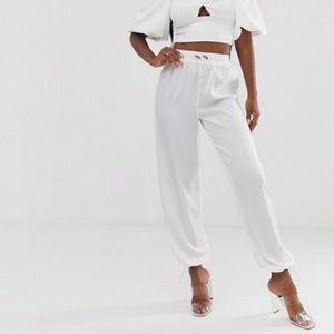⭐️NEW⭐️ASOS Silky White Jogger Pant Size 8 NWT